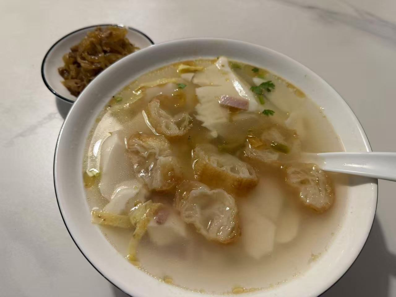 请问，这是豆腐脑还是豆腐汤？ 