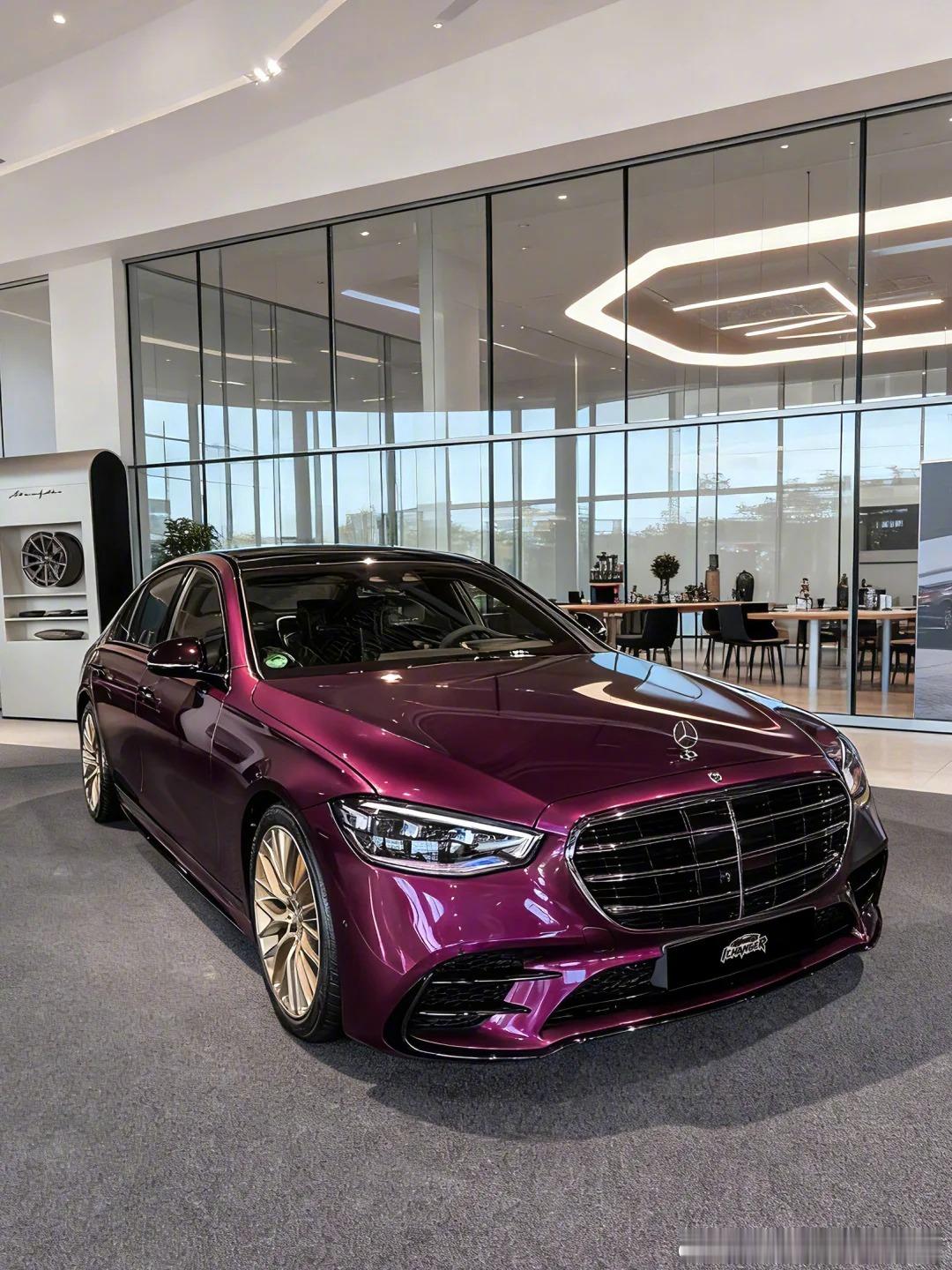 这个颜色的奔驰S级的受众是？我实在想不到...