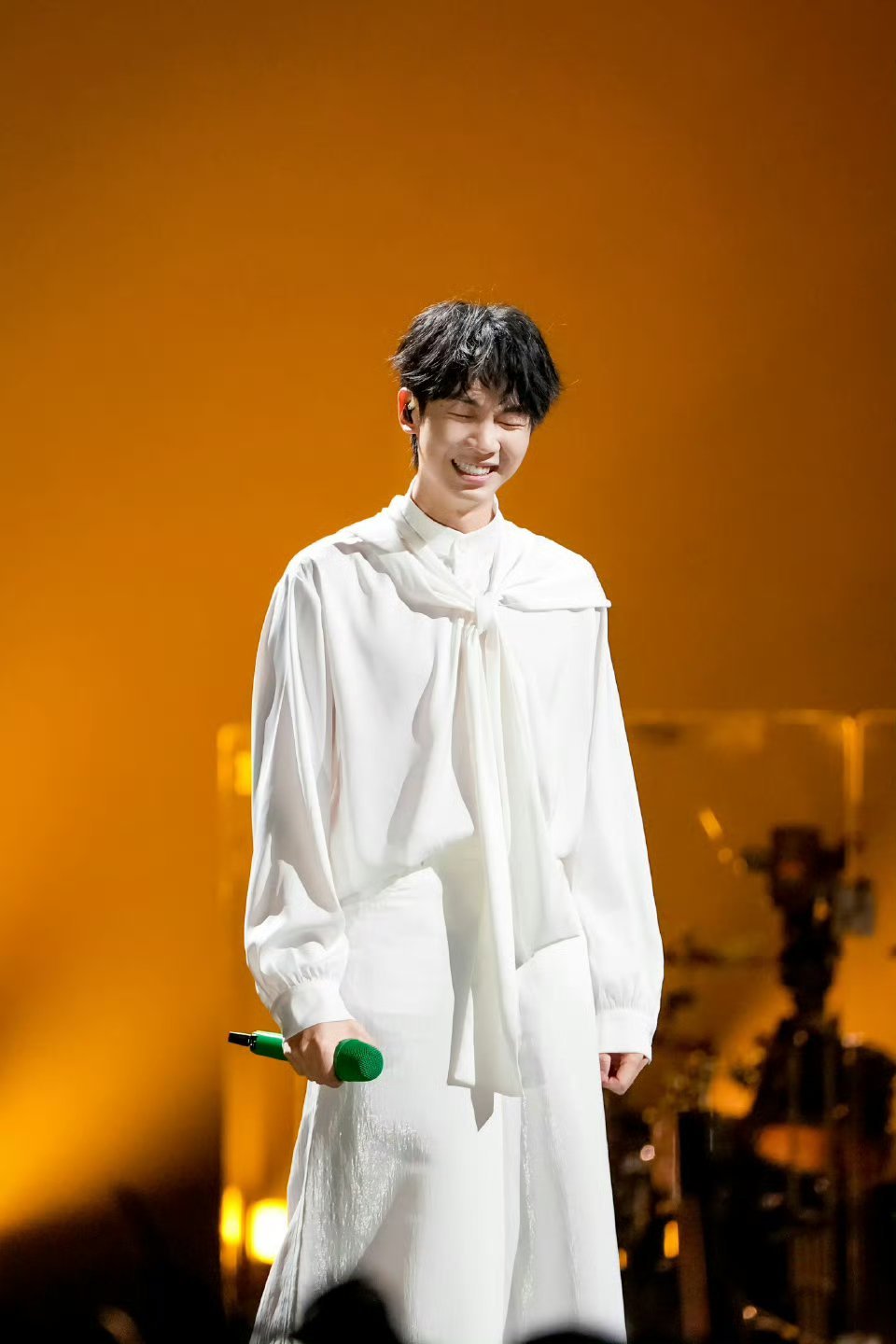 #白举纲舞台直拍#白举纲天生就属于舞台，表现力太绝了！声音好有代入感，情感好充沛