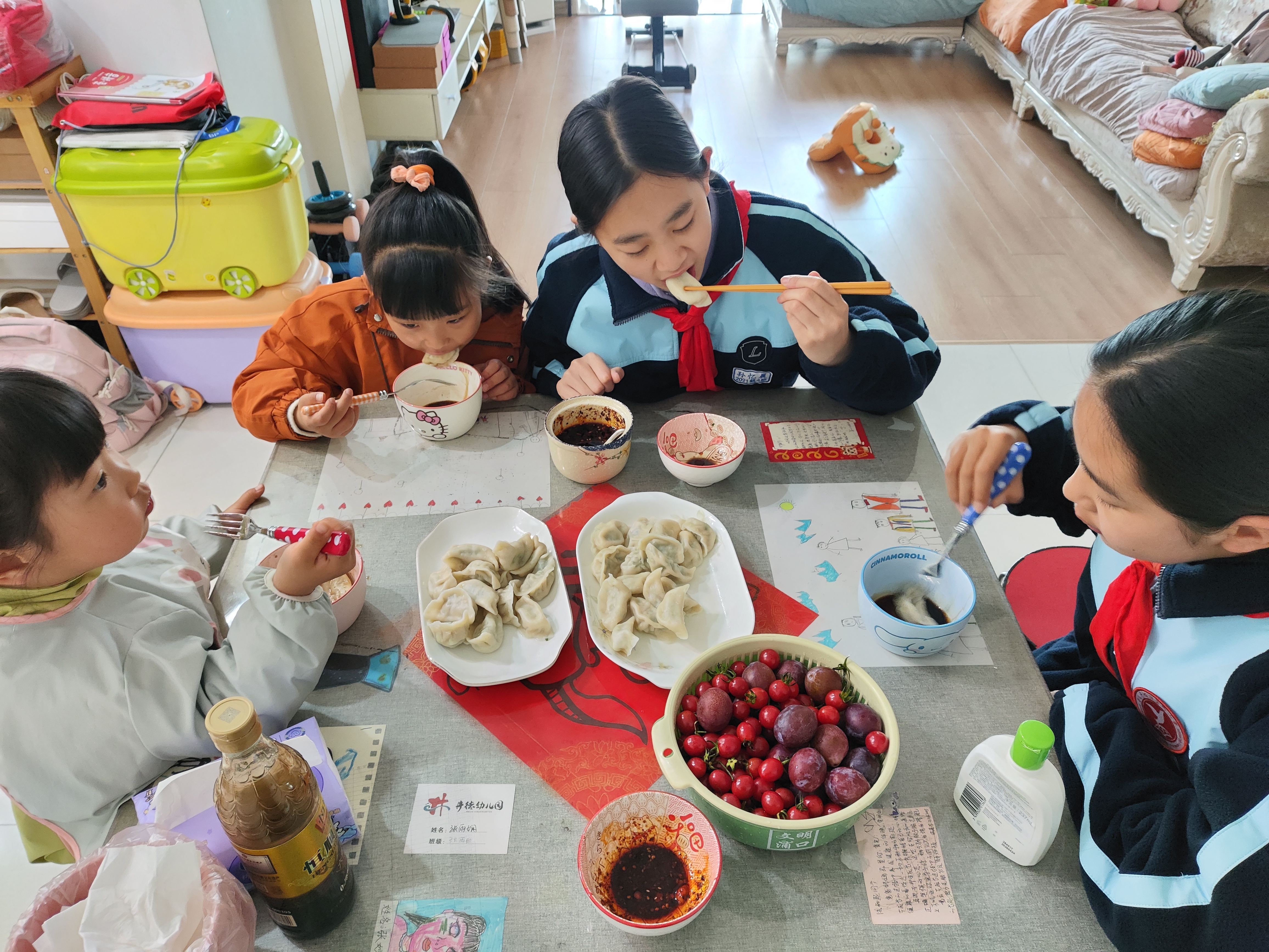 今儿待客，好好吃饭，琦妙依吃兰么