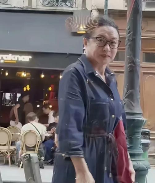 金星看到龙大瑞在中国大学的讲演主题后，估计气的睡不着了吧。
本来自己只是举了个旗