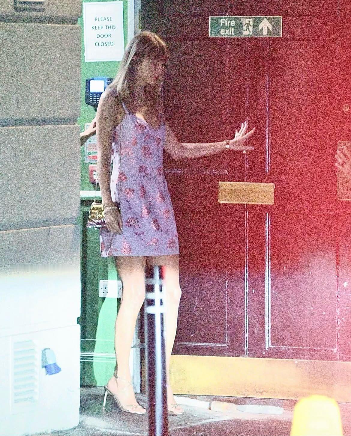 Taylor Swift 现身伦敦： 