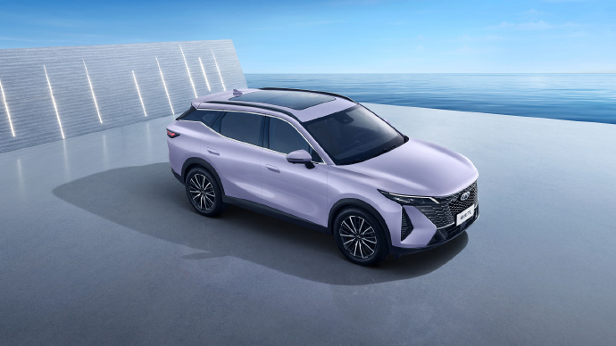 奇瑞瑞虎 7L 闪亮登场啦！它定位为紧凑型 SUV，车身长度达到了 4655mm