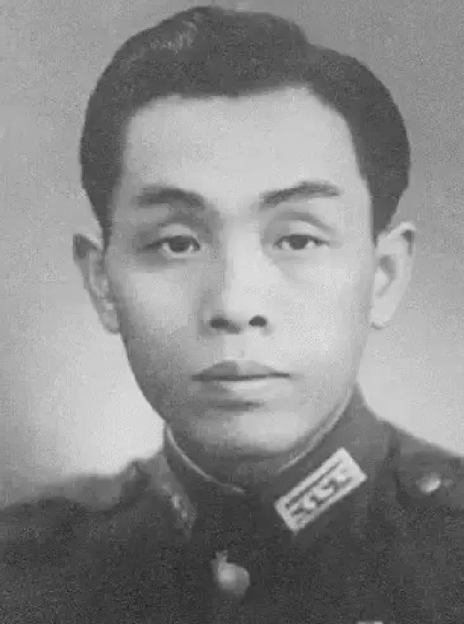 1951年，一个男特务被判死刑，他拼命辩解，但却因为拿不出实质证据被押解到刑场，