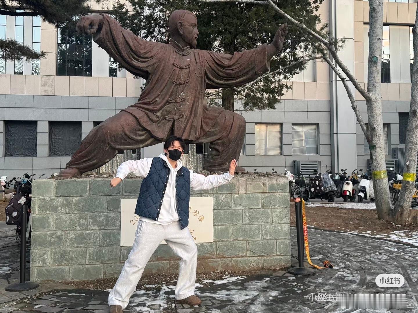 王楚钦把眼镜P掉了P不P眼镜都一样好看！戴眼镜文化深奥，不戴眼镜阳光帅气！都喜欢