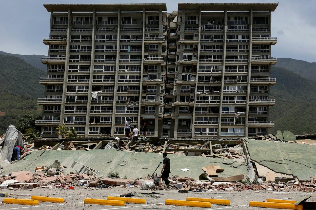 委内瑞拉地震已致1450死3150伤，超过5万人下落不明。距离地震发生时间已过7