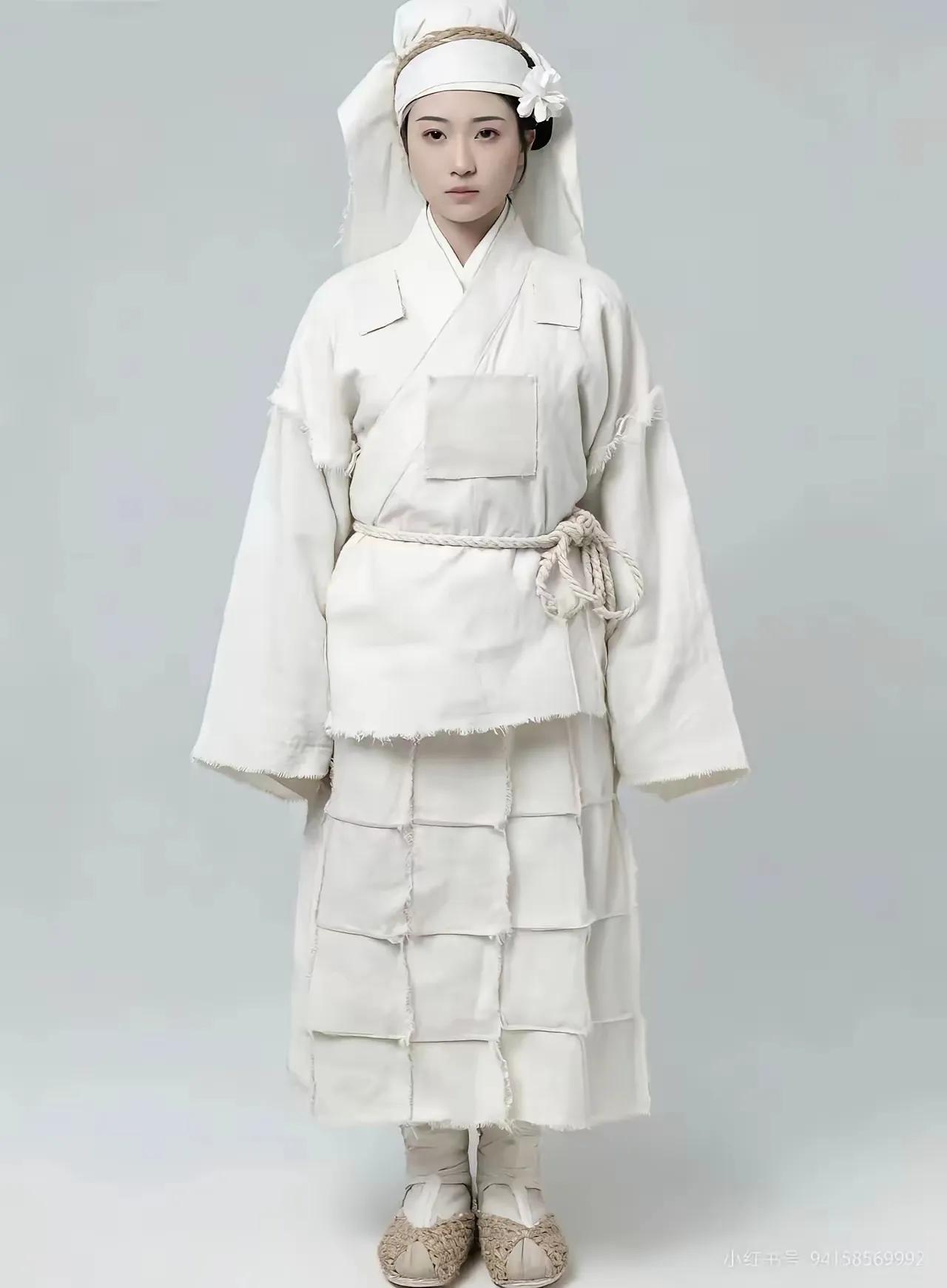 想问一下，衣服设计成这样谁会买呢？