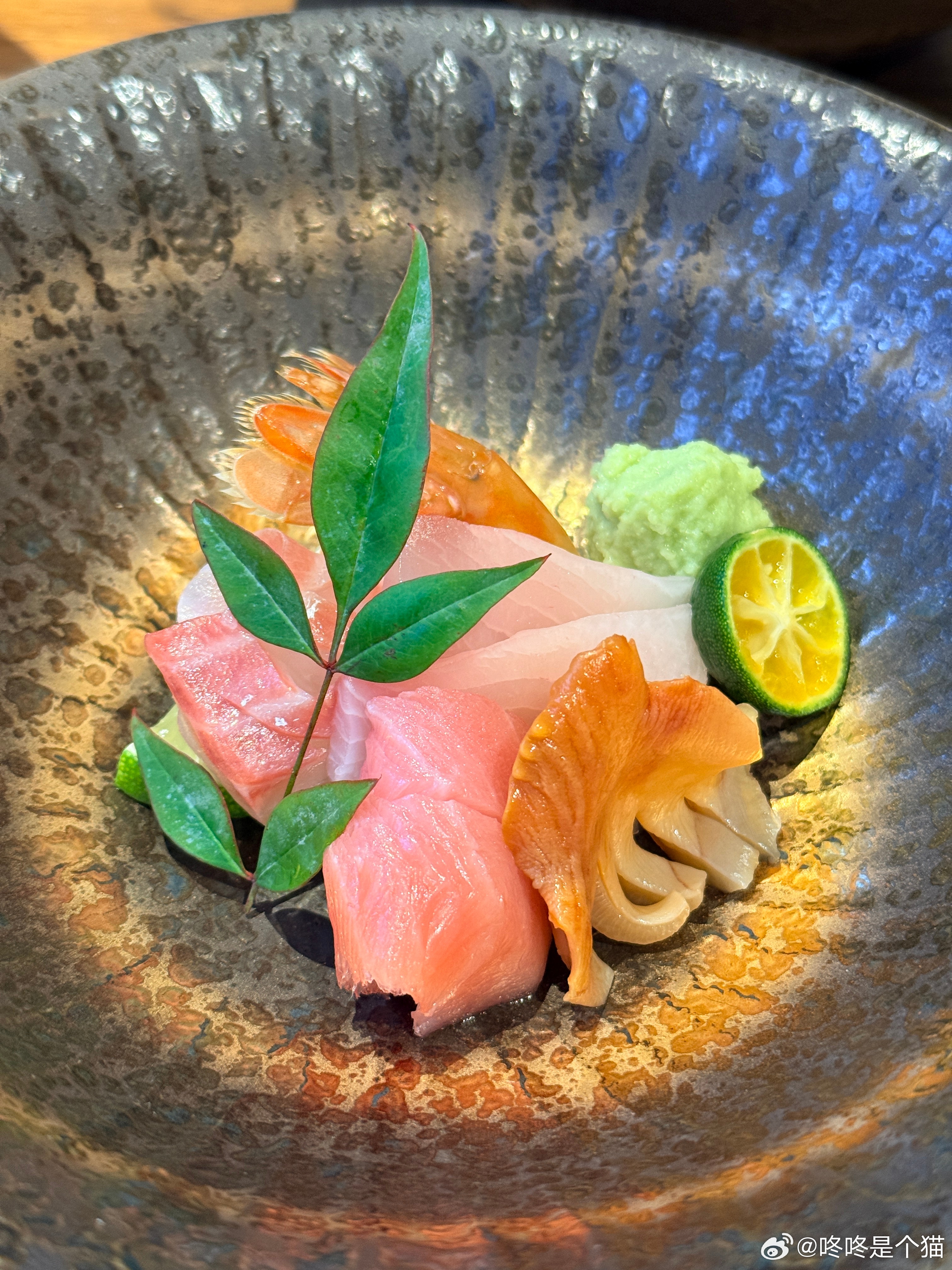 这几天带妈妈吃了好多漂亮饭，还带她体检，逛街，染头发，美甲，洗牙，好充实好幸福，