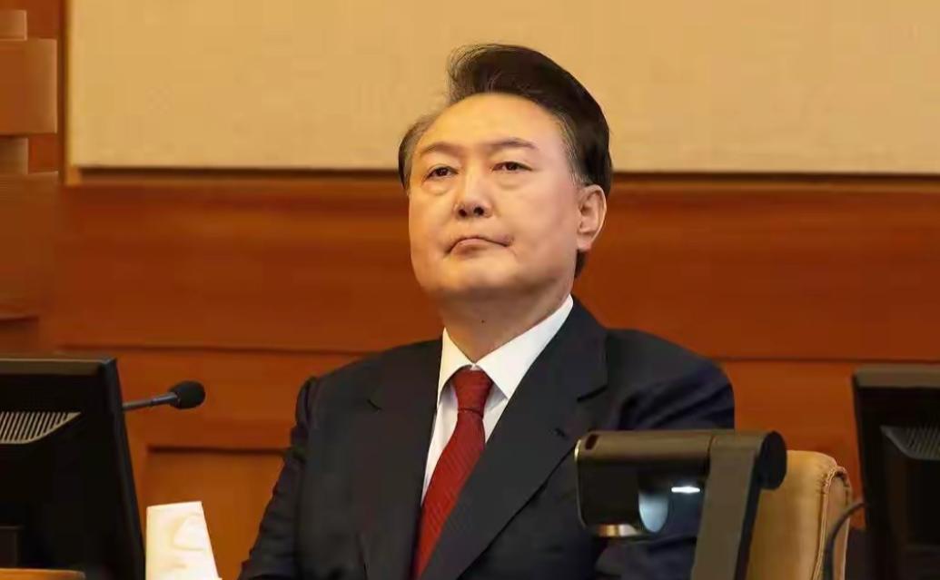 [浮云]10月30日，韩国出现了个震撼的消息

10月30日，韩国前总统尹锡悦在