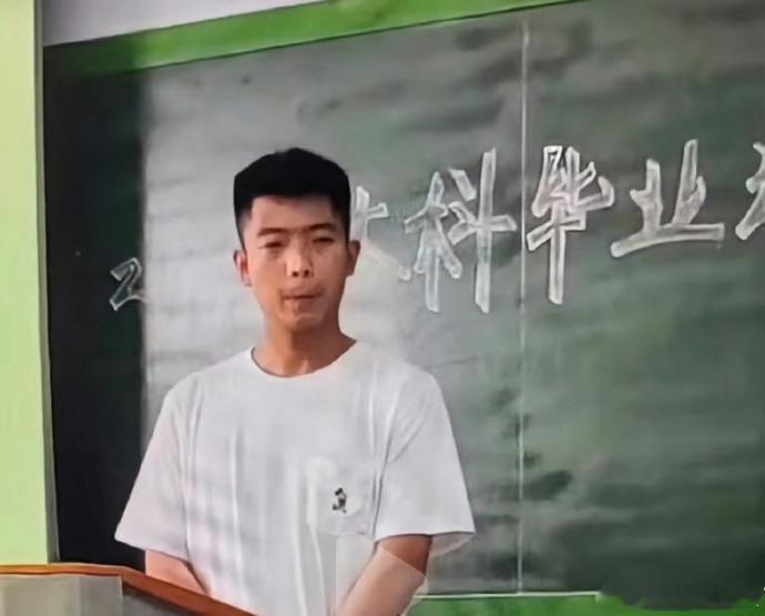 答辩时能有多卑微