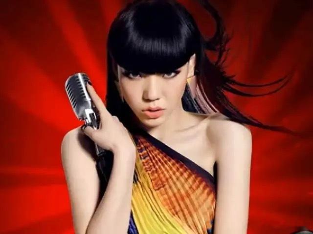 吴莫愁出道13年才登上春晚 谁能想到，吴莫愁在出道13年后登上春晚。这13年，她