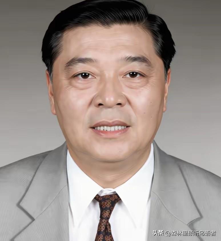 1975年，一位扎根县域的县委书记实现多级破格提拔，出任广东省委书记，这次中央下