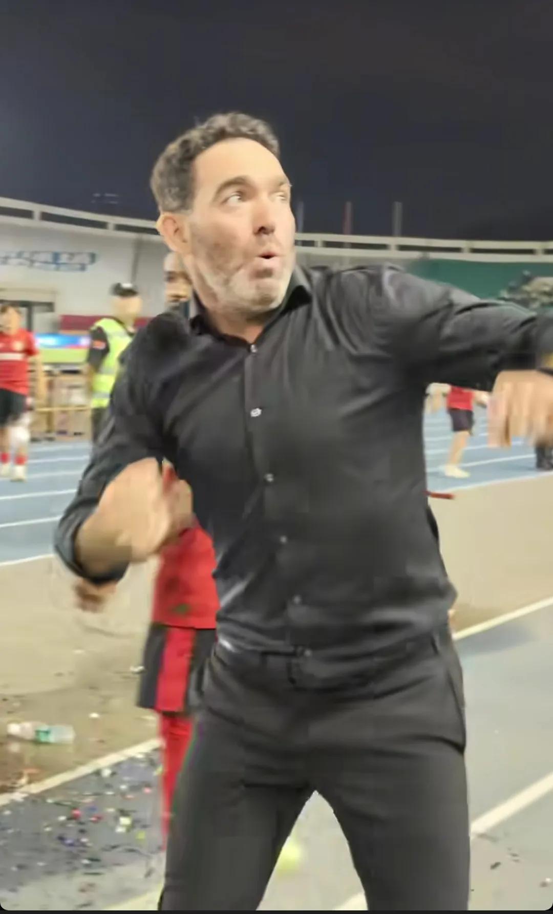 苏亚雷斯“农夫三拳”估计也没用了，长春亚泰积19分倒数第一，梅州客家20分倒数第