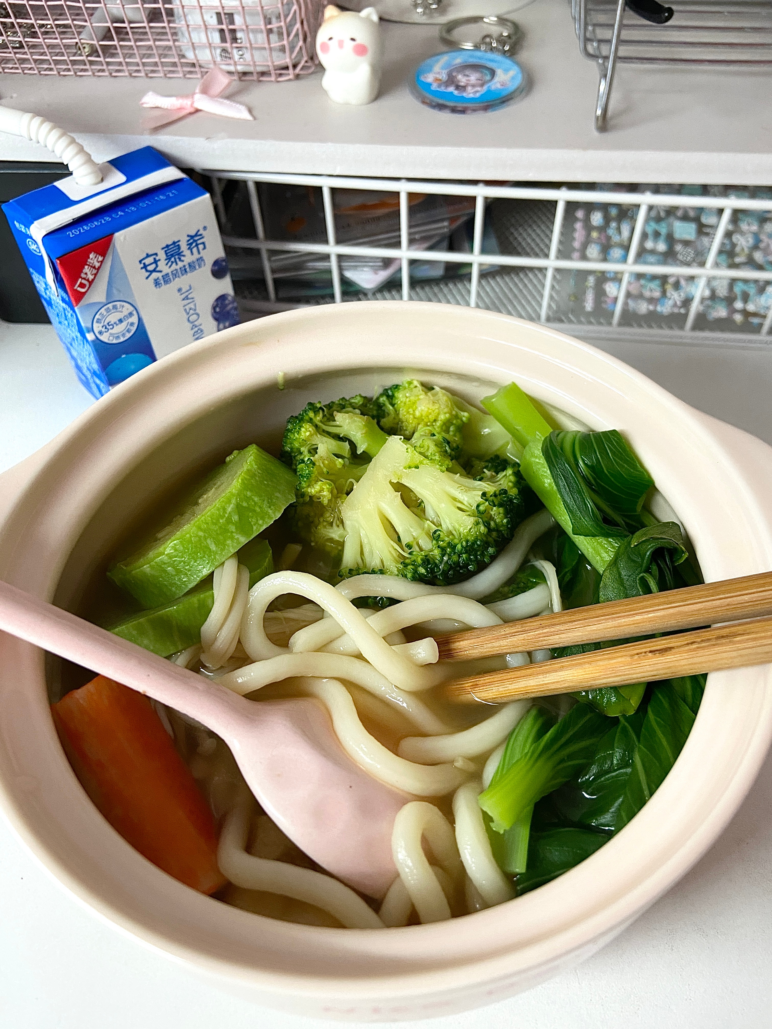 你别总用很轻的语气讲坏坏的话 然后偷偷的回味 偷偷的哭泣 