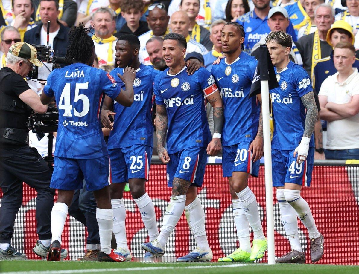 对于利亚姆·罗西尼尔，我确实有点同情。他周三被解雇了，但要是他看了这场比赛，就会