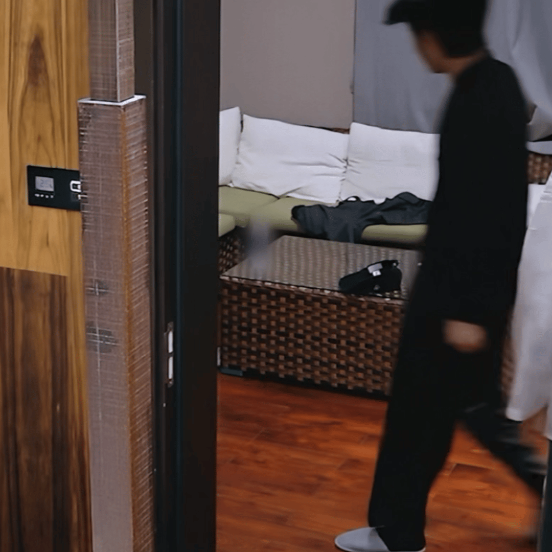 我家碗盆一睡醒就在一间房 丫的有点火热呀 