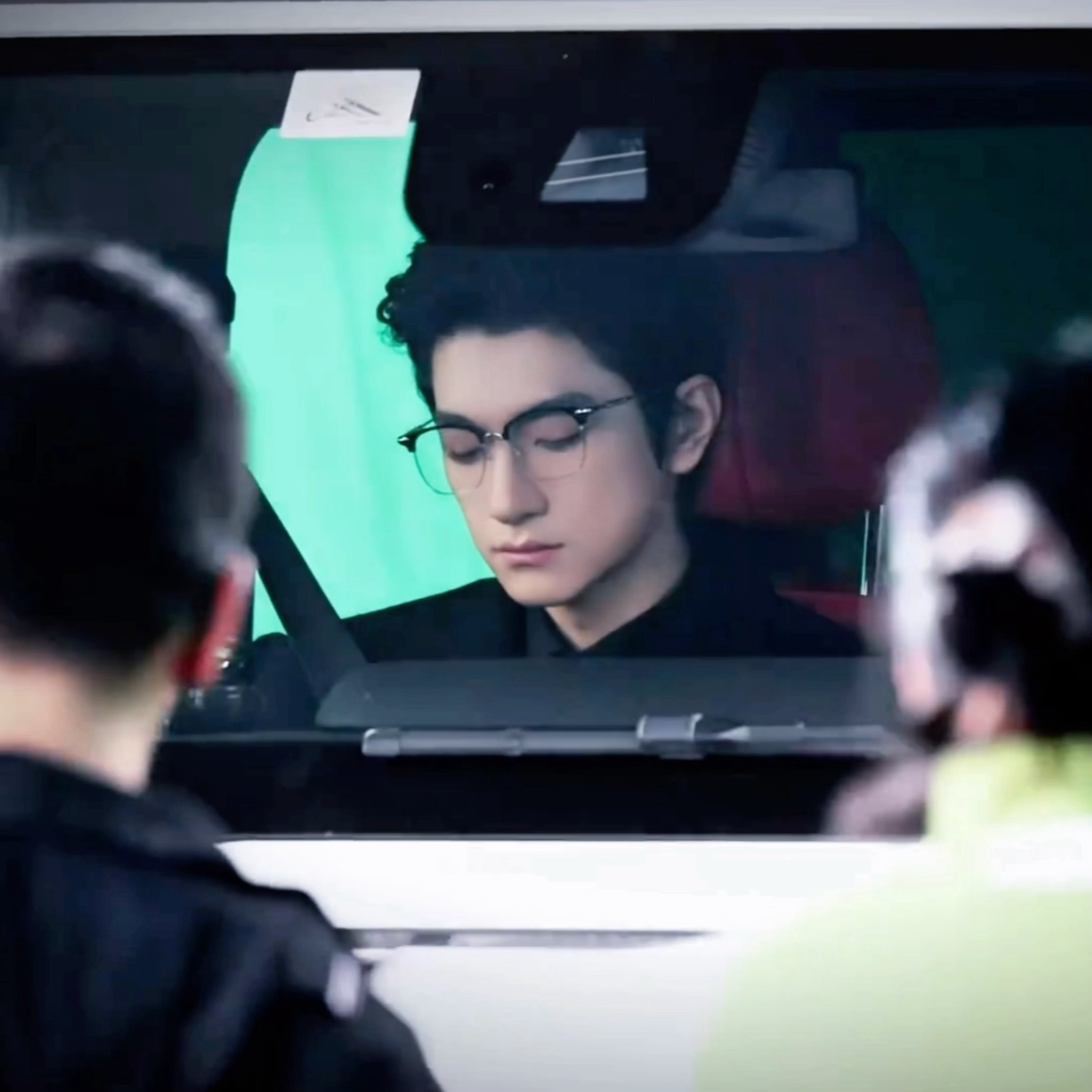 林一《阿禅》张静禅车窗路透，小甜弟秒变商界新贵！！