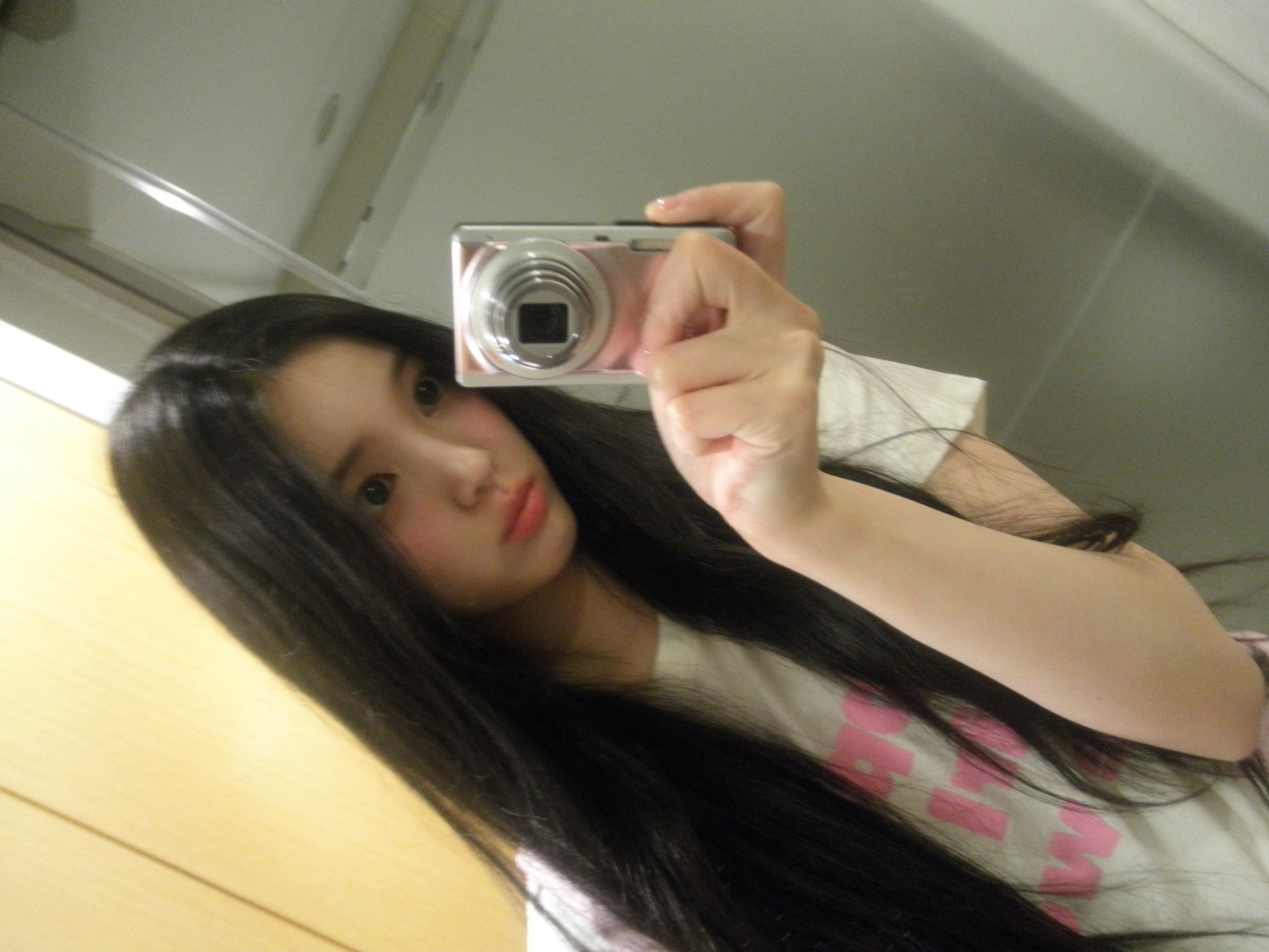 看到有人问河岚这款相机是哪个型号～我翻了一下之前好像是：Olympus Mju 