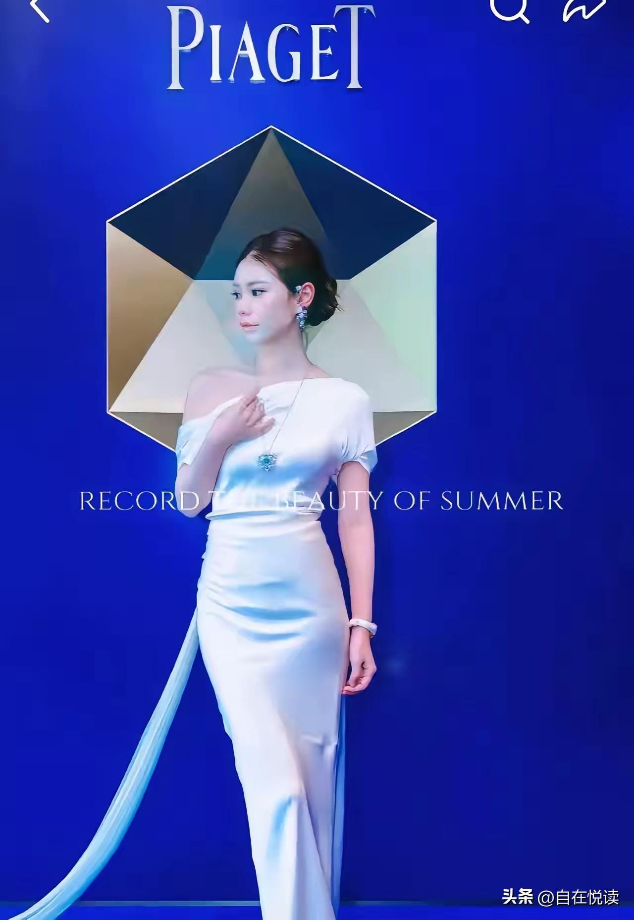 实话实说
马筱梅穿上高定的写真

第①眼看上去跟
赵露思太像了有没有

视频里的