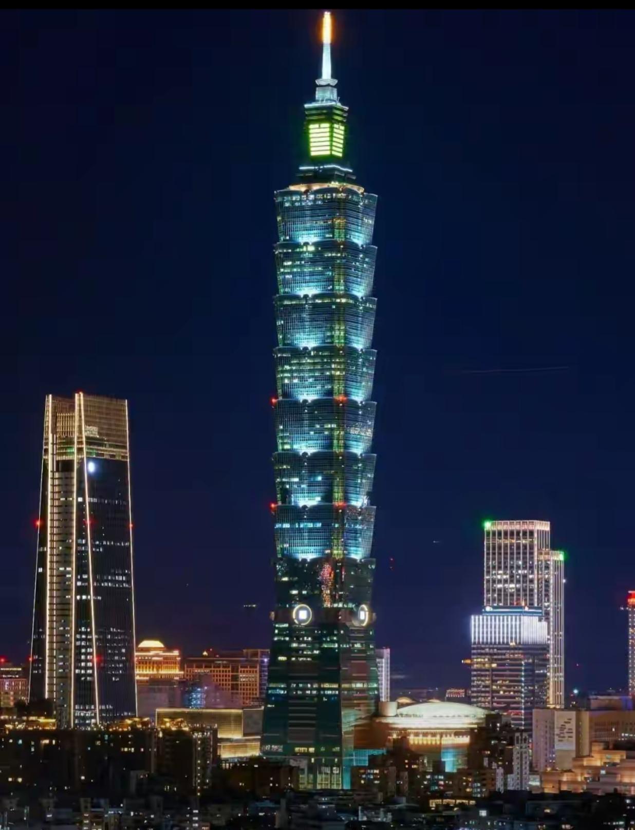 有人说了大实话，蓝营有统一的党纲，高层却不愿台湾回归。民进党亦有“独立”纲领，但