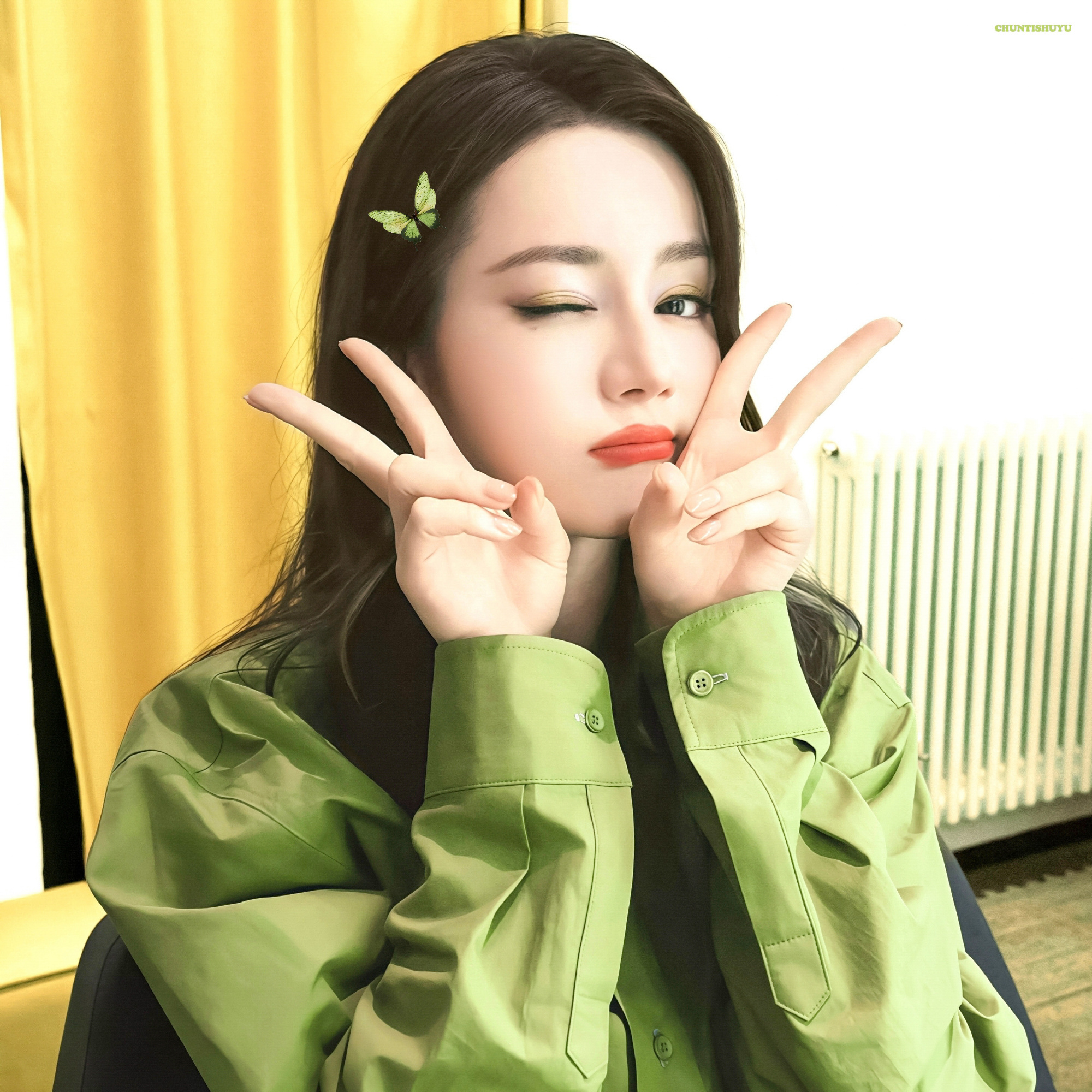 很酷又带点儿职场的感觉这个迪丽热巴表现力太绝啦！[打call][打call]时装