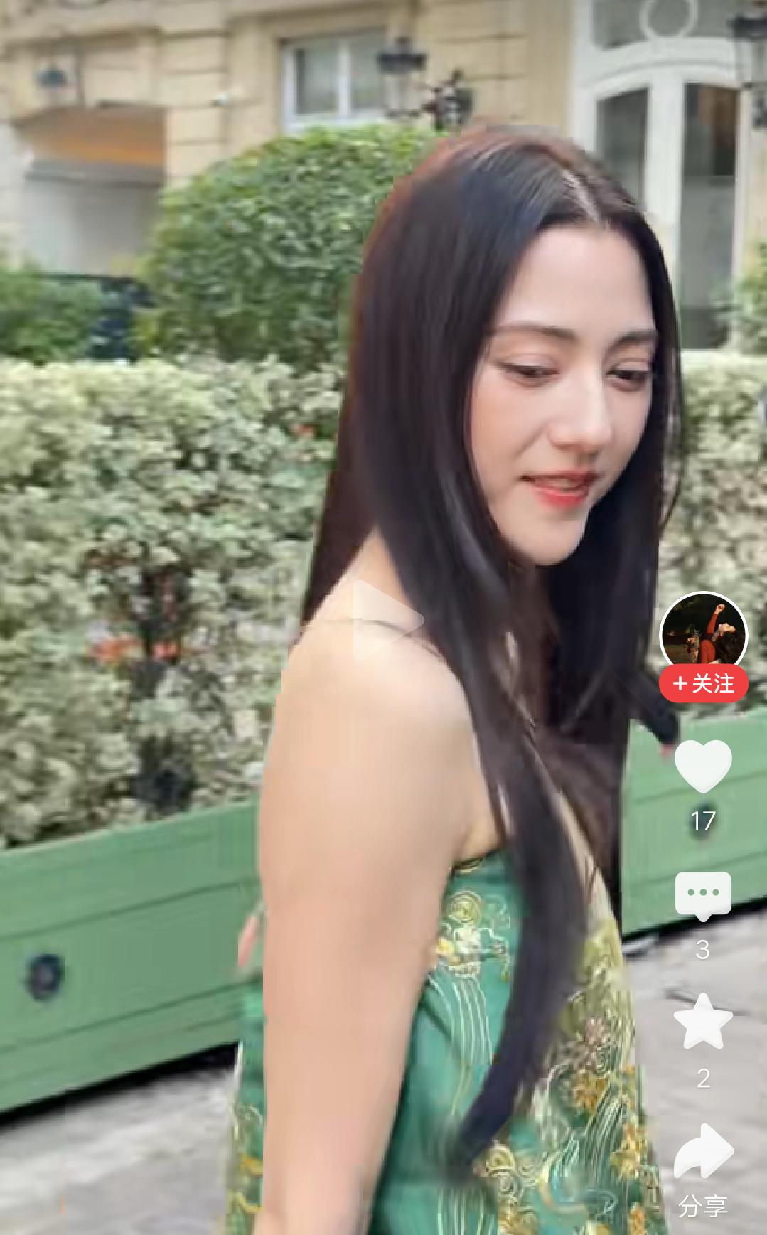 果然外国女生更显老，娜然这容貌好看是好看，就是显老。才29岁看着更像是39的。对