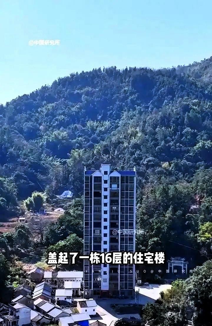 刷到广东揭阳那栋16层自建房，我承认我破防了。

整整16层的大楼，两千多平的面