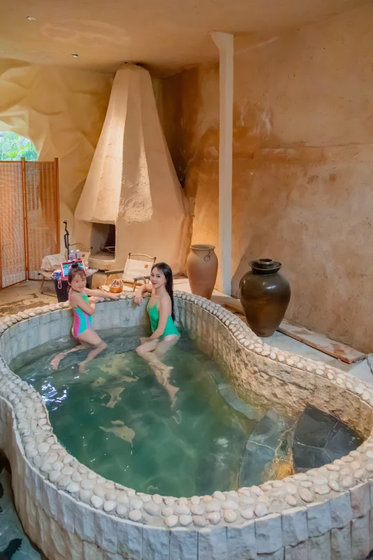 昆明周边 超好看的洞穴私汤｜亲子旅行①①⑦