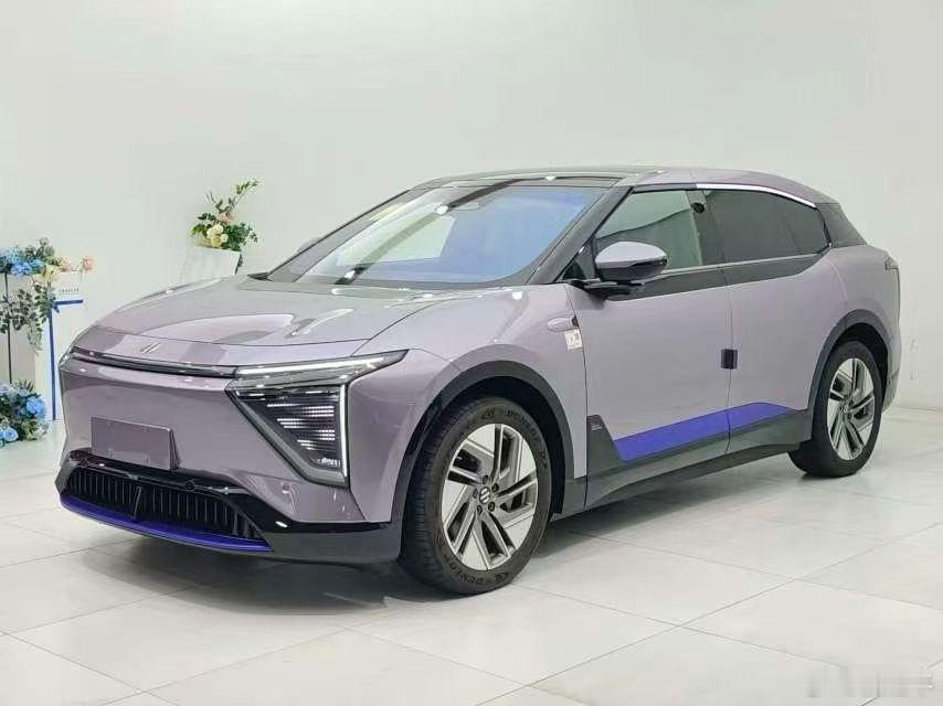 看到朋友圈的车商在高合HiPhi Y ，14万多就可以拿下，而且不是二手车，能上