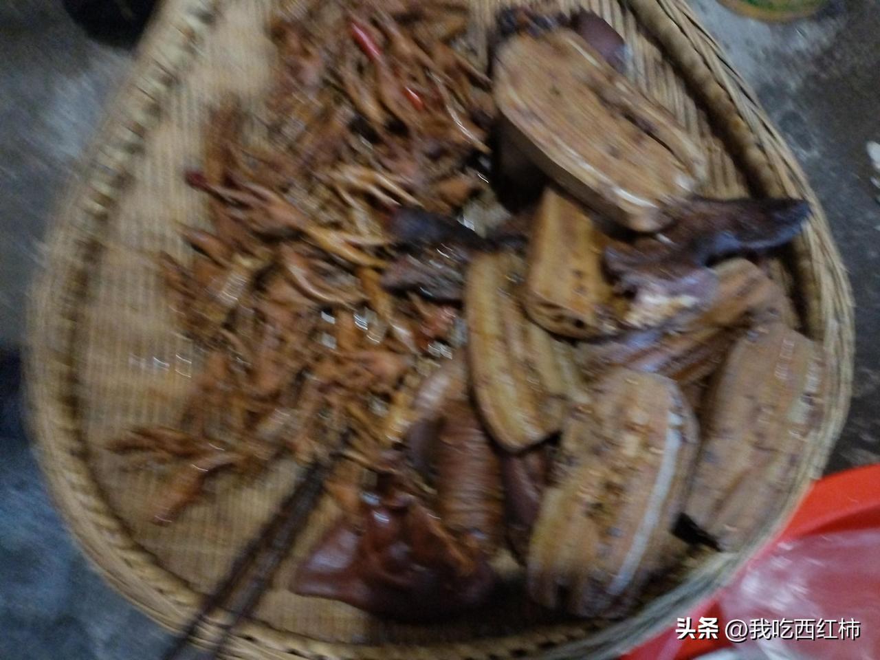 妈妈趁我生病，把我的钱转移到她卡里。我问她为啥要这样，她说怕生病的时候别人逗来用