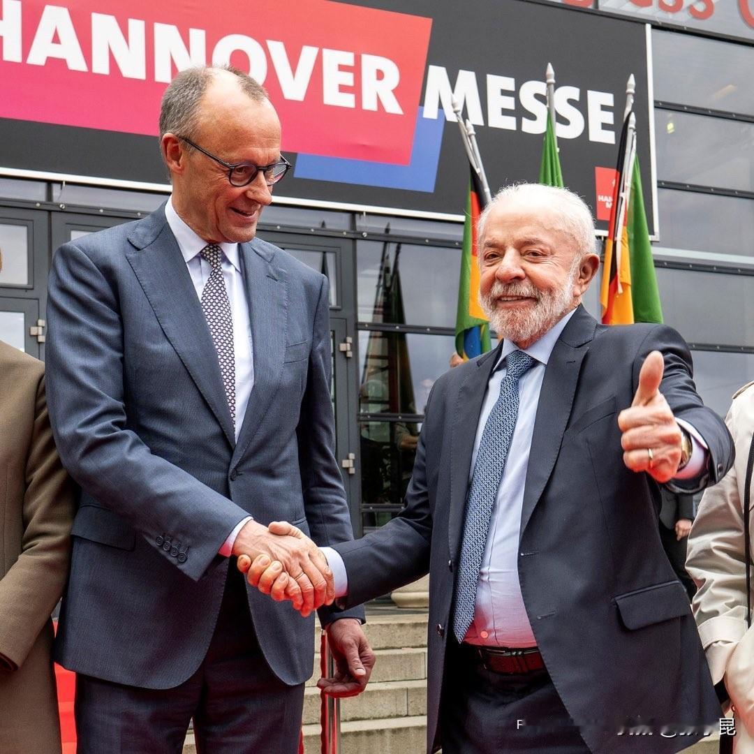 德国之声今天报道：“【卢拉：特朗普不是世界的皇帝】巴西总统卢拉正在德国进行访问。