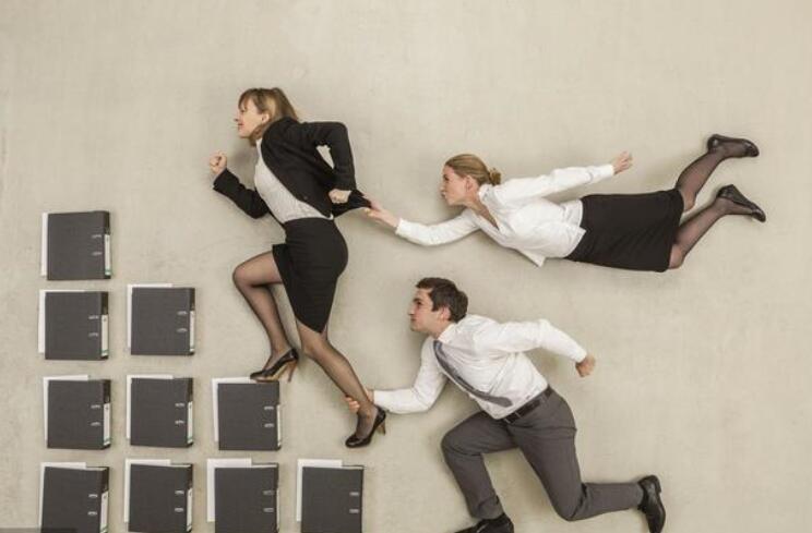 最有效的人生，就是这三个一
不较一言之长短，心若坚韧，风之奈何？   
不争一时