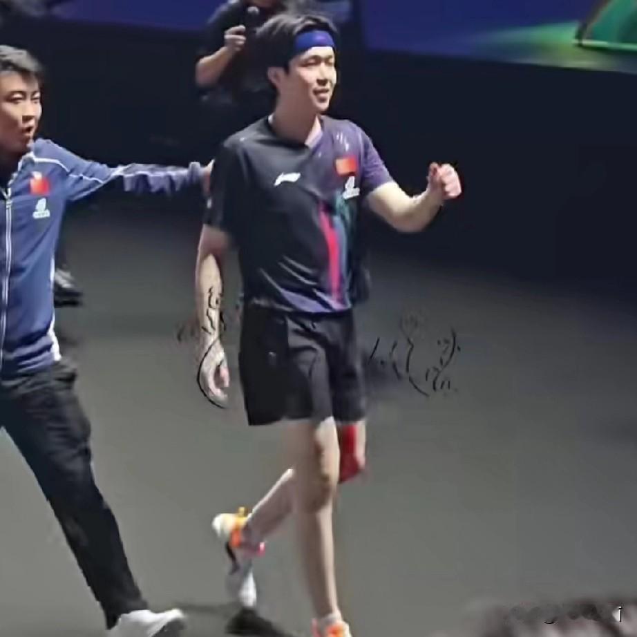 体育比赛的魅力，在这次乒乓球世界杯团体半决赛和决赛中充分体现出来。
那个从小拽拽