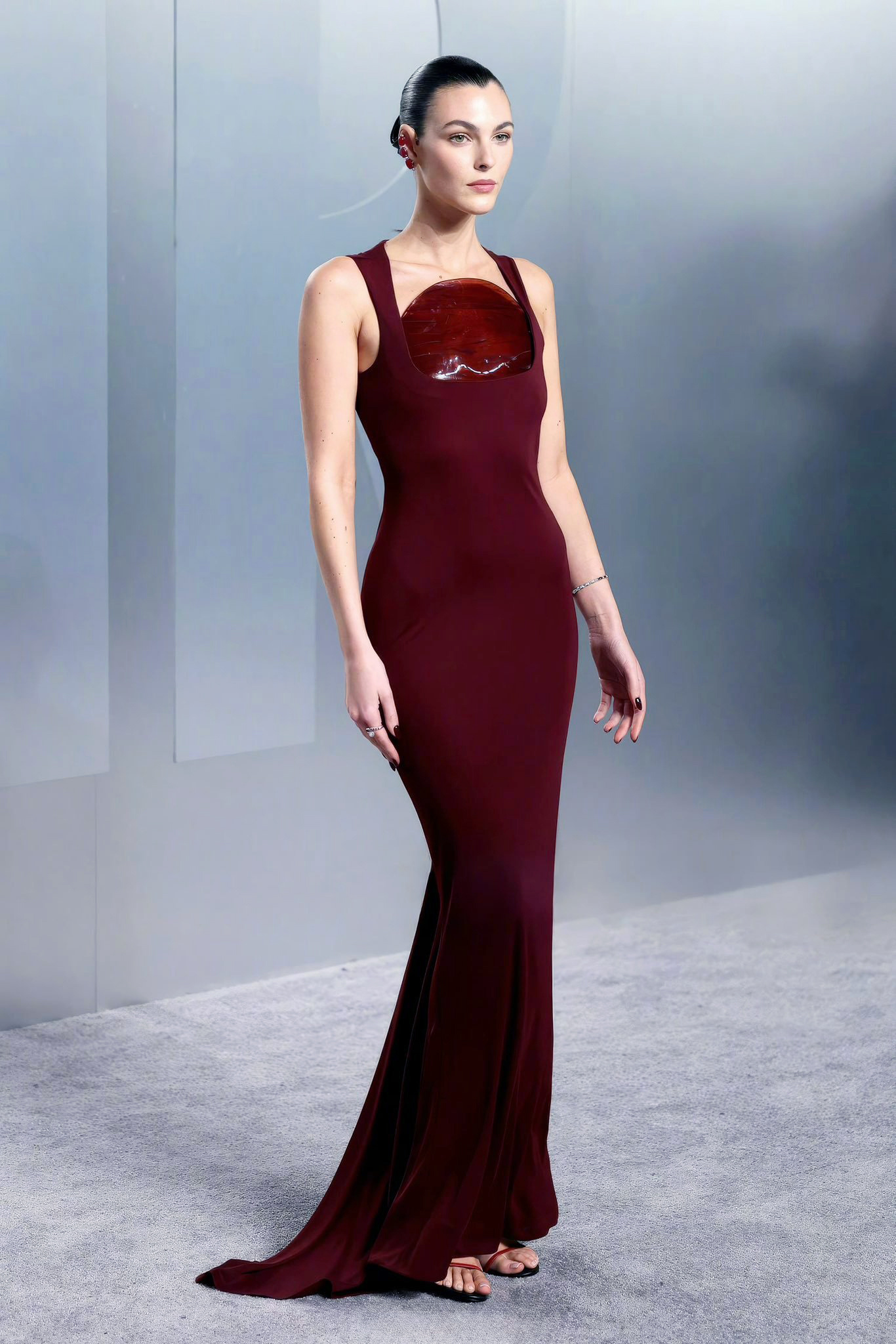 Vittoria Ceretti  奥斯卡颁奖典礼和名利场派对，身穿ALAÏA 