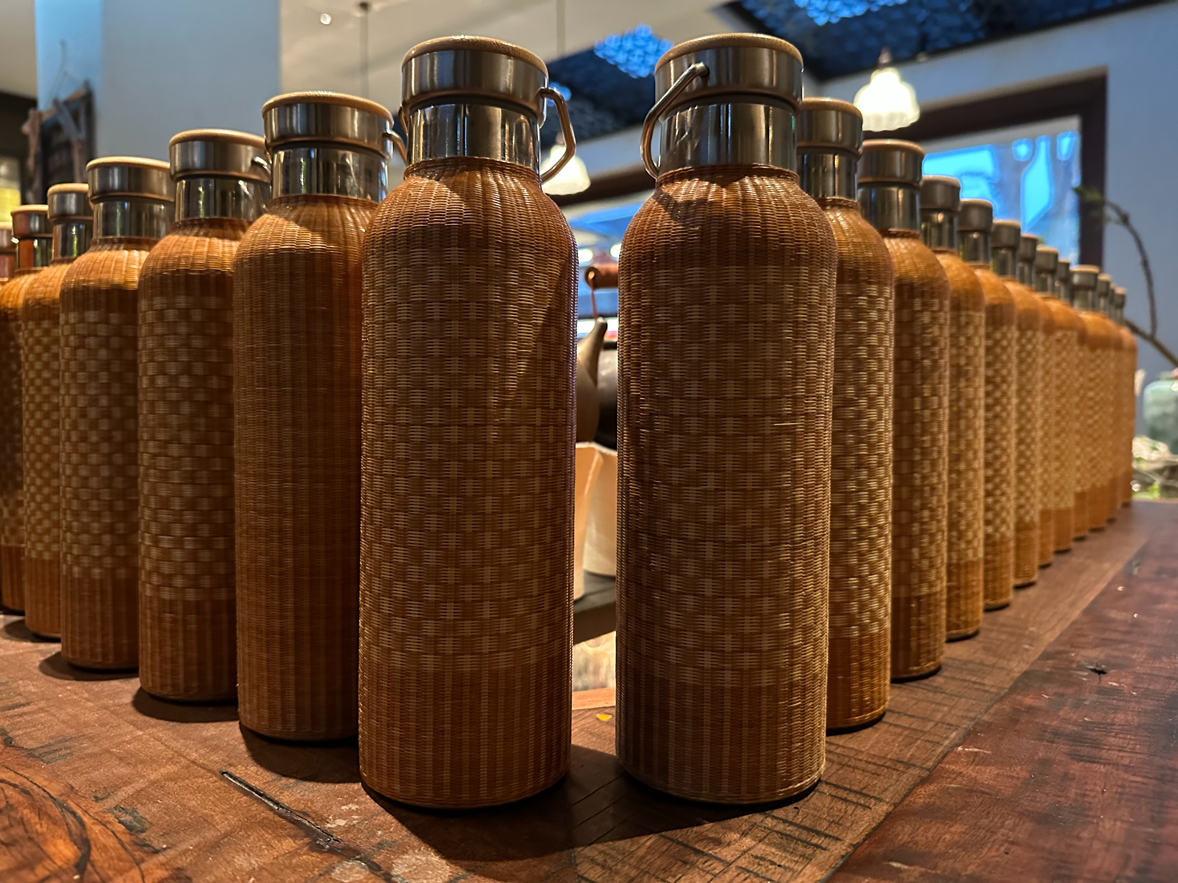 工作日的晚上到李公堤吃顿晚饭，真的太治愈了。吹着湖边的晚风，看着眼前的景色，吃到