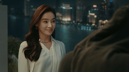 她的盛焰全员外耗型人格 被欺负就反击，马思纯饰演的饶雨瓷被袁姗姗饰演的白靓靓背刺