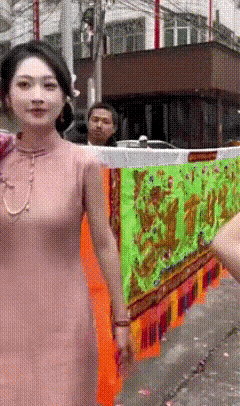 我觉得那个男的是故意的，
但是我没有证据。