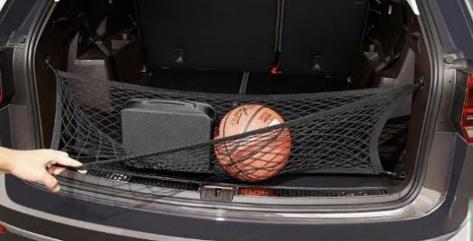 汽车后备箱的作用有哪些汽车后备箱都设计有挂钩，大部分人都不会注意到，认为后备箱就