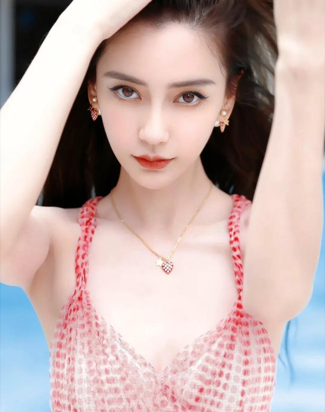 黄晓明的4位前女友，各个都是令人心动的代表。首先是37岁的李菲儿，身高166，毕
