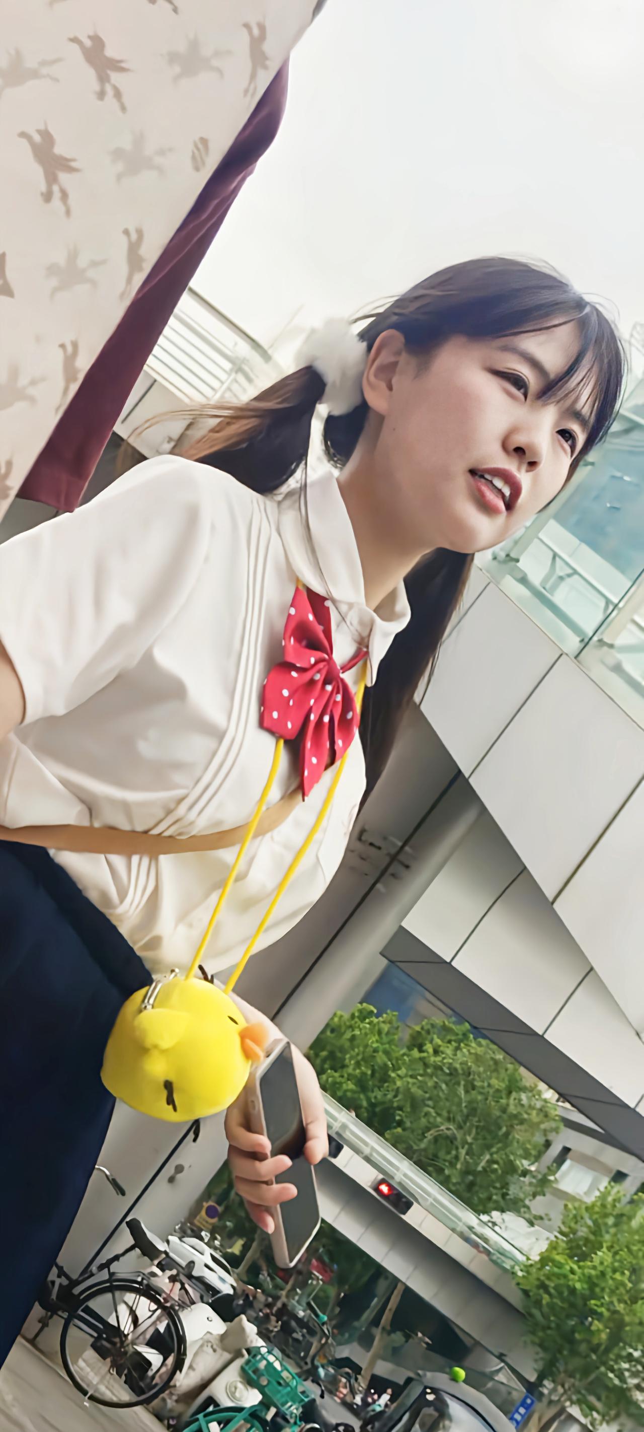 哥哥好坏的啦  嘤嘤嘤(*꒦ິ⌓꒦ີ)分享街拍小姐姐与心爱的狗狗