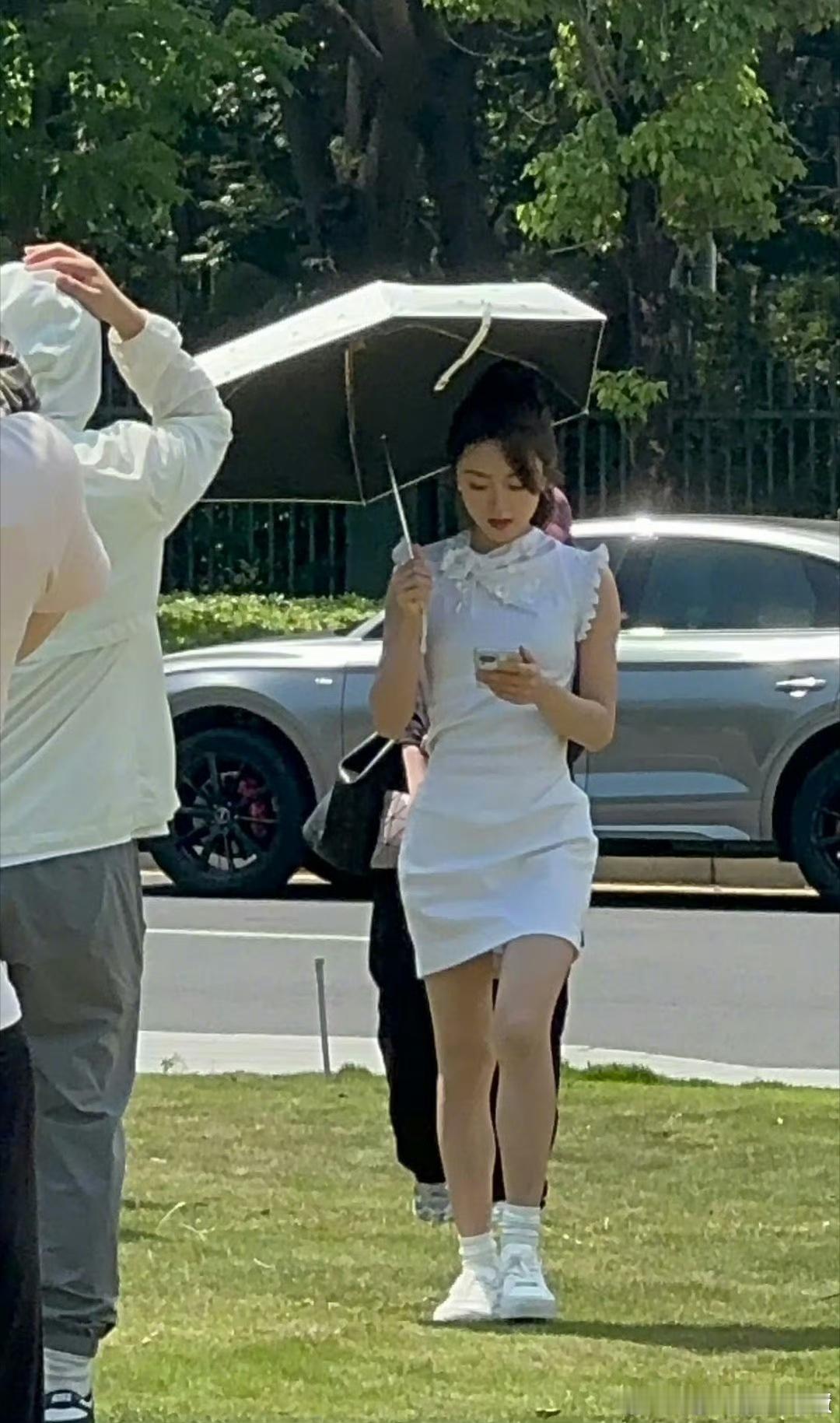 深大偶遇赵今麦拍摄赵今麦深大路透深大偶遇赵今麦拍摄，羡慕了，[爱慕][爱慕] ​