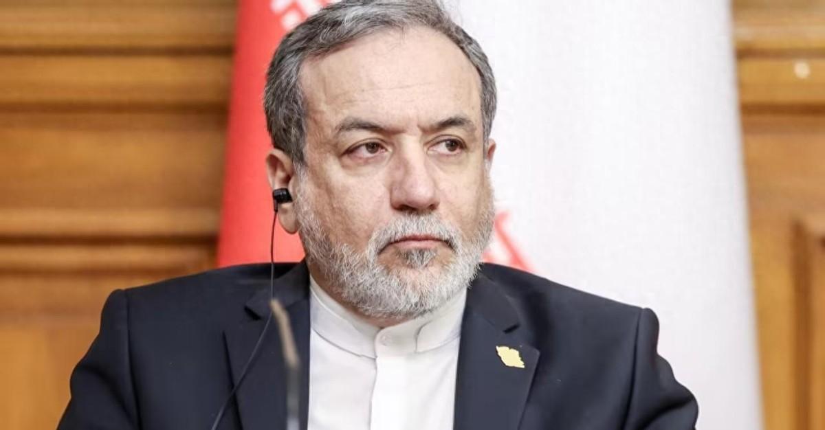 霍尔木兹海峡最窄处仅33公里，日均2000万桶原油由此经过。

3月，伊朗在这条