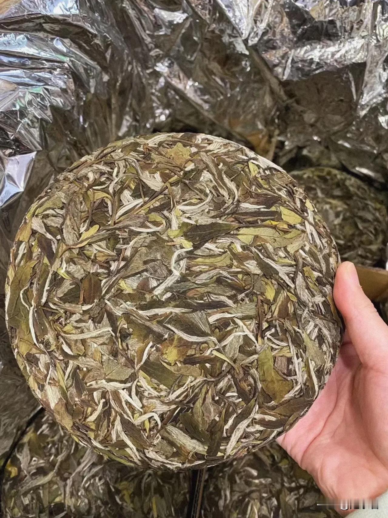 好茶会拿去压饼吗？茶圈里曾流传过一个说法，叫做“好茶不压饼”。

顾名思义，就是