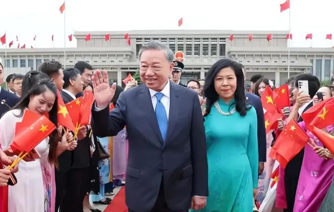 苏林访华阵容曝光，访问团规模空前，个个身份不简单。

在大国博弈的舞台上，越南一