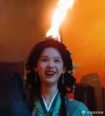 哈哈哈哈哈哈哈哈哈哈陈都灵这个错位图，萌神火冒三丈！ ​​​