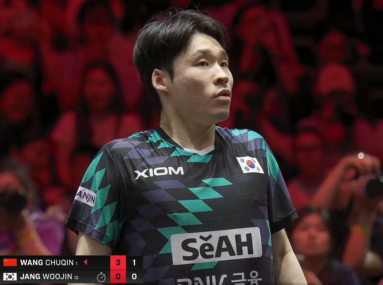 突发！张禹珍医疗暂停回来了，
裁判马上又判了王楚钦发球违规！

王楚钦挑战鹰眼成