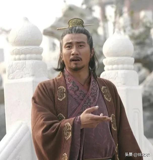 朱元璋选孙子做皇帝不选朱棣，就像咱妈要大孙子继承家业，人家朱允炆是太子朱标的嫡长