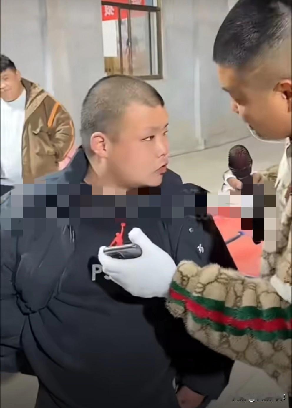 人不可貌相，小炮子直播对外展示民政通过玩快手累计赚得53.5万元！

     