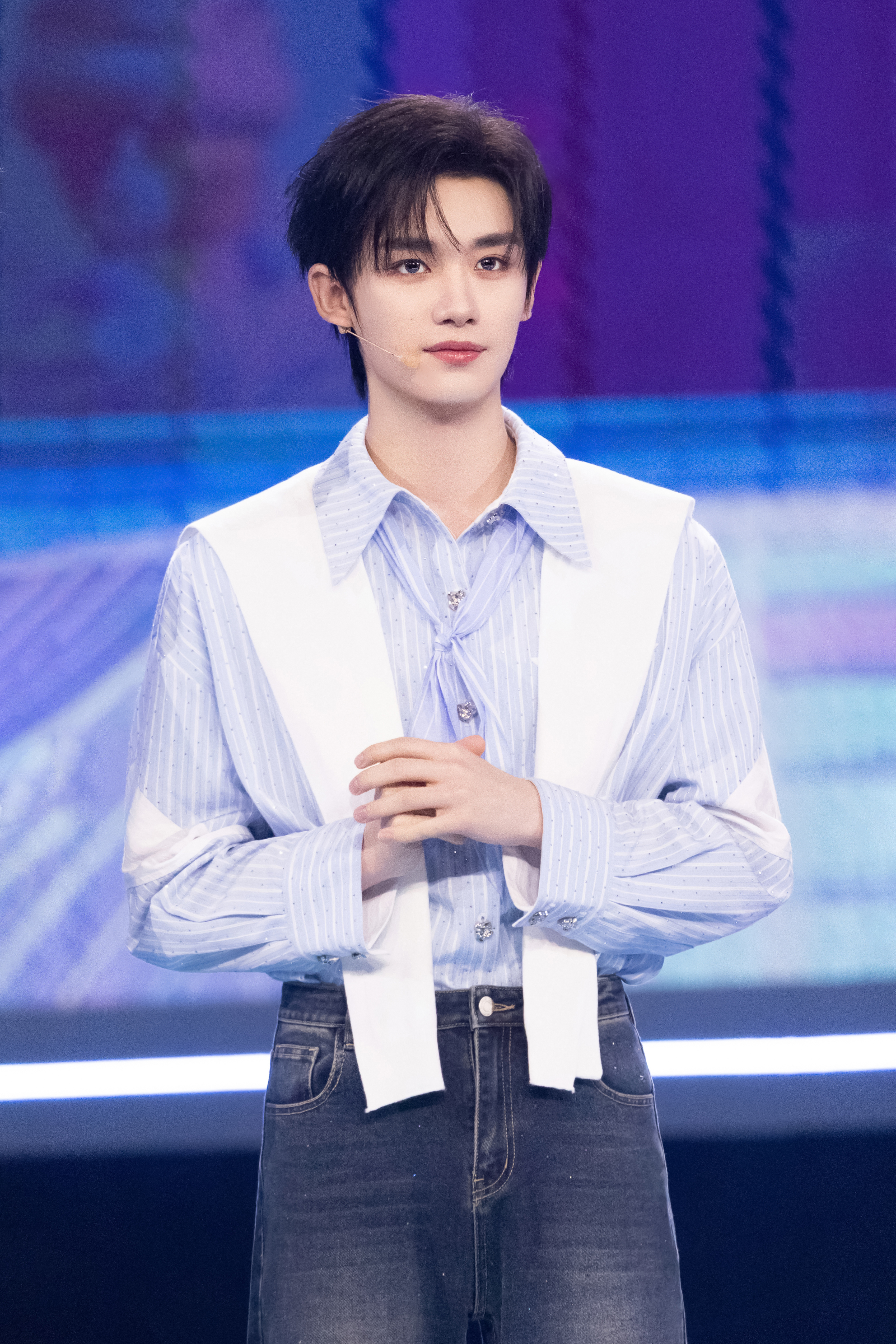 谁家肩宽腰细好身材好样貌男神🥰 