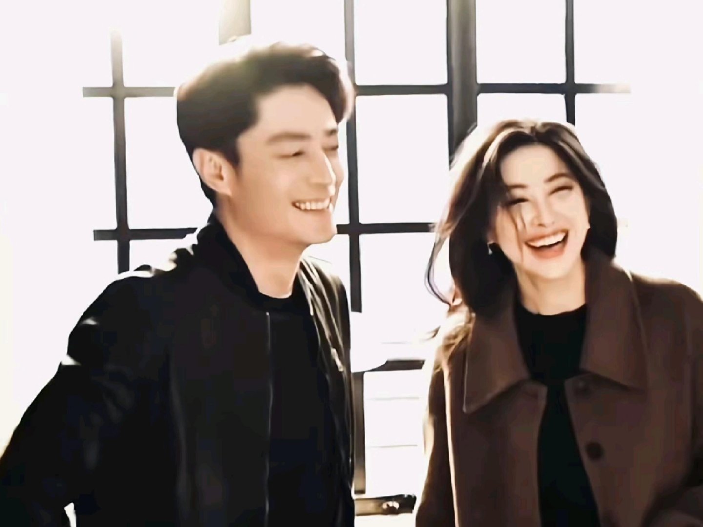 黄亦玫睡醒发现世界崩塌，霍建华朱珠新剧里从冤家变真爱，只留黄亦玫在玫瑰故事里独自